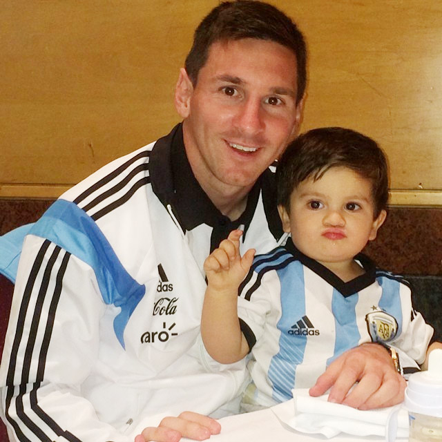 Lionel Messi recebe visita do filho no Brasil