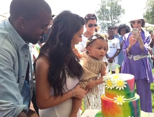 Kim Kardashian mostra detalhes da festa de 1 ano de North West