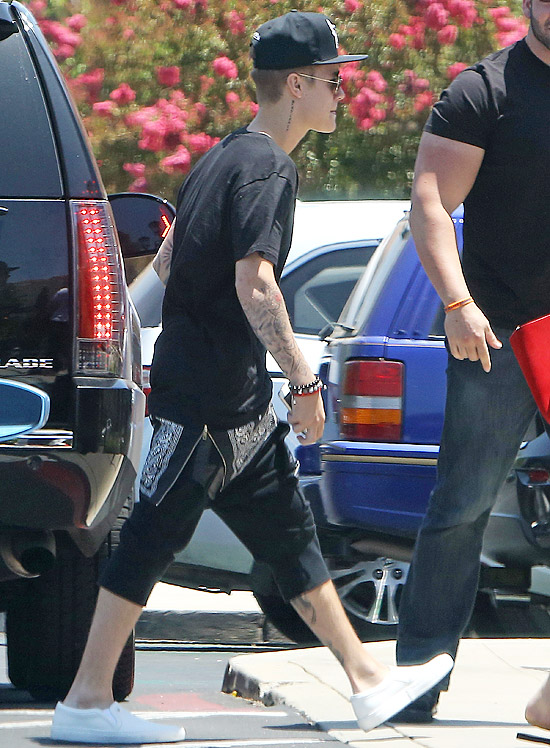 Justin Bieber se envolve em acidente de carro com paparazzo