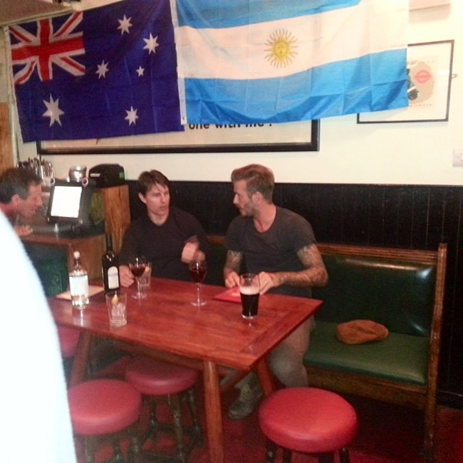 David Beckham e Tom Cruise vão juntos a pub em Londres