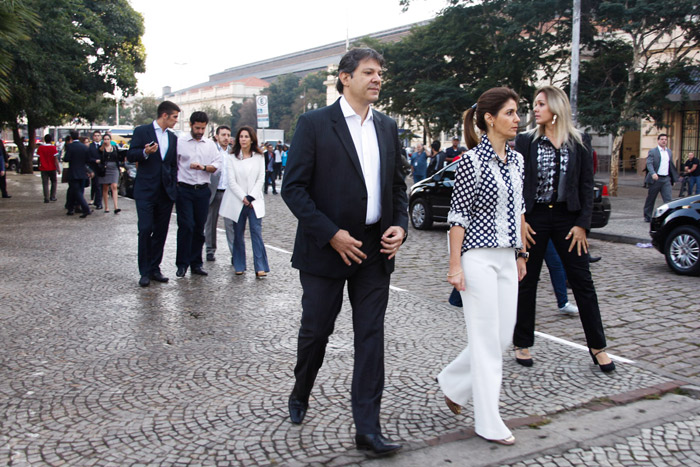 Príncipe Harry visita a Cracolândia, em São Paulo