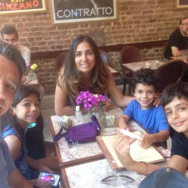 Márcio Garcia se diverte com os filhos em Nova York