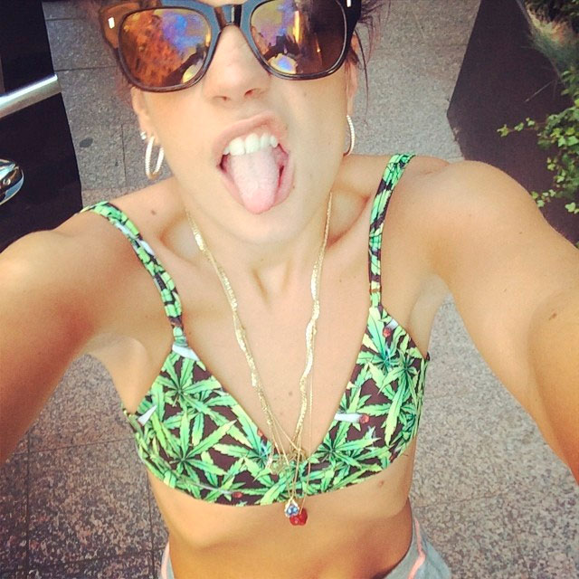  Lily Allen aparece bem magra nas redes sociais