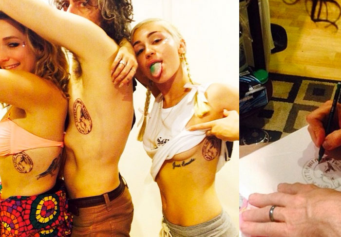 Miley Cyrus ousou em sua última publicação no Instagram, na madrugada deste domingo (6). De topless, a cantora mostrou sua nova tatuagem na costela: um círculo com a imagem de um lobo no meio e a frase “with a little help from my friends (com uma ajudinha dos meus amigos), que é um trecho de uma das músicas dos Beatles.   Com mais de 20 tatuagens, Miley adicionou mais essa para a sua coleção e fez questão de compartilhar com seus fãs várias fotos, desde o momento em que estava fazendo a nova tattoo.  Além disso, a ex-Hanna Montana contou com a parceria de dois amigos, que também fizeram a mesma tatuagem e no mesmo local do corpo. Miley, Wayne Coyne e Katy  Weaver, que são amigos de longa data, acompanharam a cantora e todos fizeram o desenho no mesmo dia.    O amigo Wayne, foi o responsável pela criação do desenho da tatuagem . Cyrus publicou várias fotos ao lado de seus colegas , sempre com a blusa levantada mostrando a nova aquisição.  Na manhã deste domingo (5), a cantora pop publicou algumas fotos deitada em sua cama, cercada por todos os seus cachorrinhos de estimação.