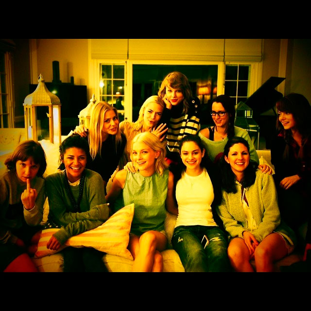 Taylor Swift reúne amigas para 