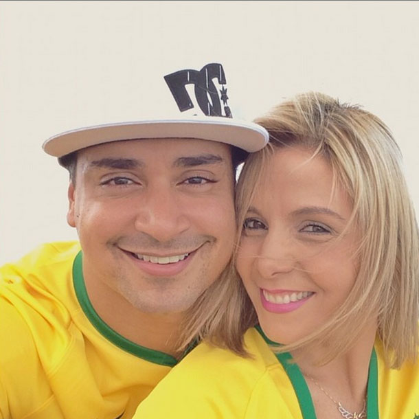 Carla Perez e Xanddy torcem pelo Brasil e oram por Neymar