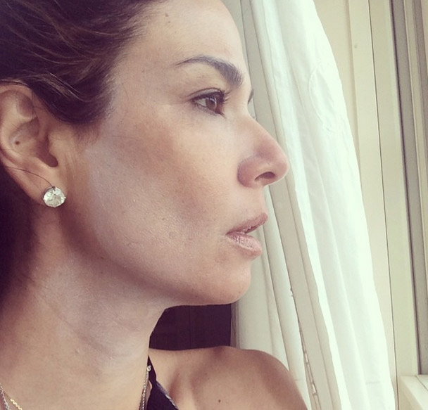 Com protetor solar, Luciana Gimenez exibe rosto todo branco nas redes sociais