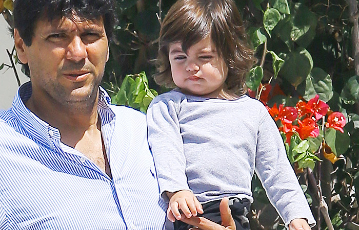 Milan, filho de Shakira e Piqué, mostra toda a sua fofura durante passeio