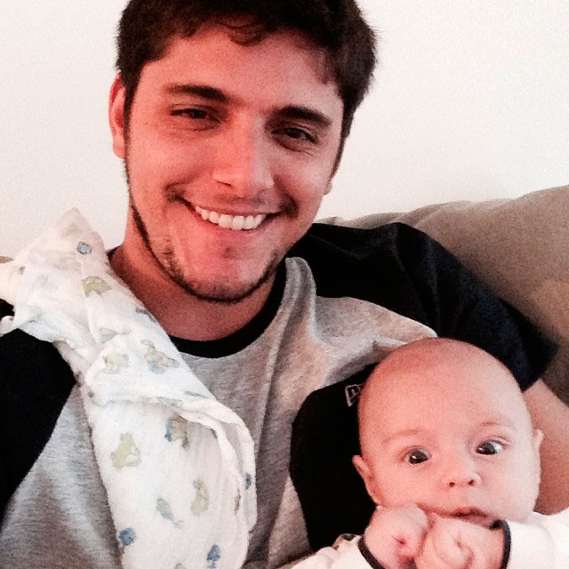 Bruno Gissoni treina para ser papai com o sobrinho
