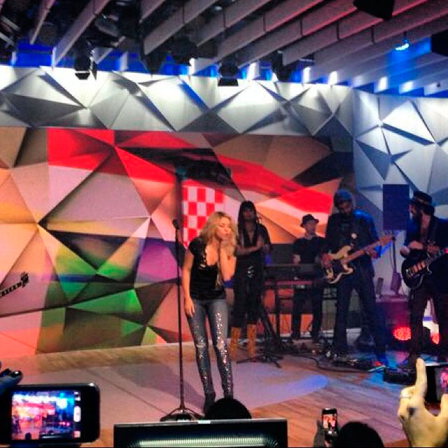 Shakira canta e dança em gravação para o Fantástico