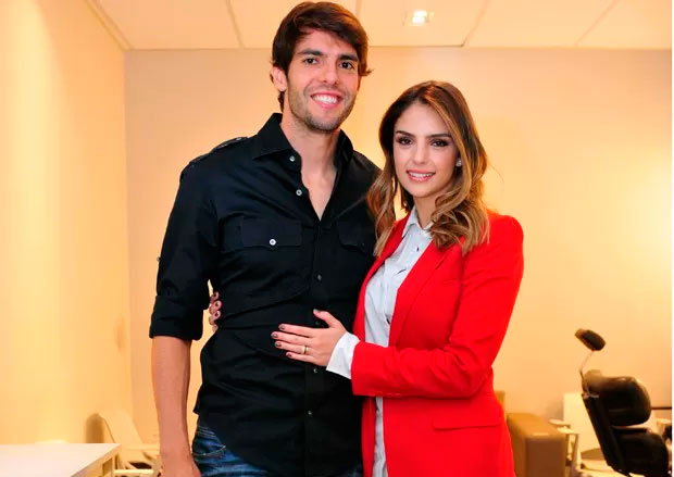 Alvo de fofocas, Kaká pede um pouco mais de cautela