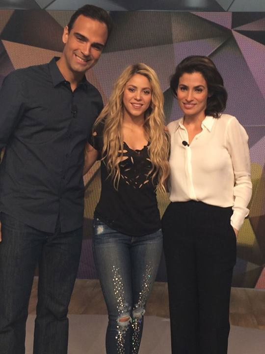 Shakira mostra bastidores de ensaio para a Copa do Mundo