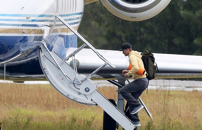 David Beckham decola de aeroporto no Rio a bordo de um jatinho