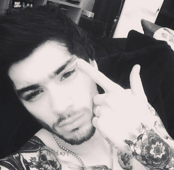 Zayn Malik posta foto e gera rumores de casamento