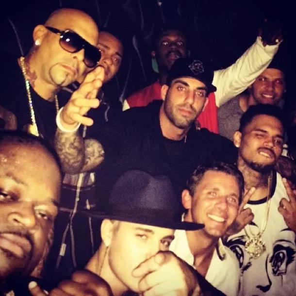 Bad boy e mulheress! Justin Bieber e Chris Brown curtem noitada juntos