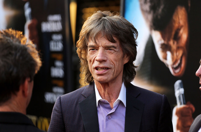 Luciana Gimenez confere estreia de filme produzido por Mick Jagger