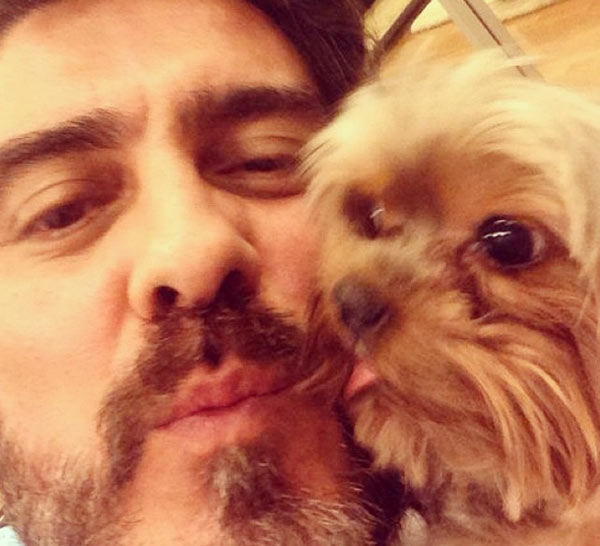 Xuxa posta foto de Junno Andrade e cachorrinho: “Saudades de vocês dois”