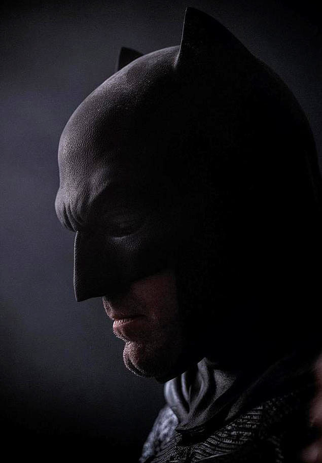 Ben Affleck aparece como Batman em foto do novo longa da DC Comics