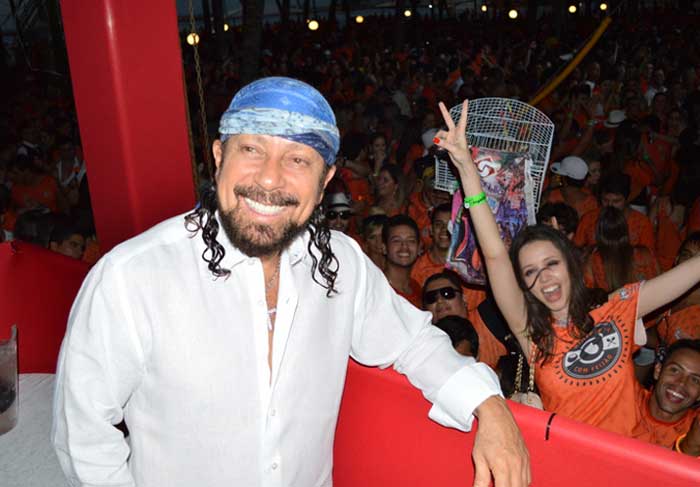 Pai babão: Bell Marques prestigia show dos filhos, em Fortaleza