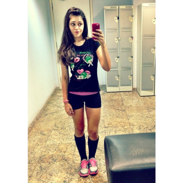 Jessika Alves volta a academia depois de ‘férias’ da malhação
