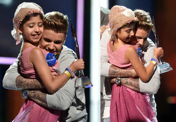 Justin Bieber recebe troféu de Campeão da Caridade