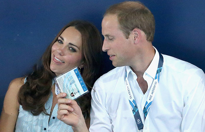  Kate Middleton se diverte durante partida de hóquei na Escócia