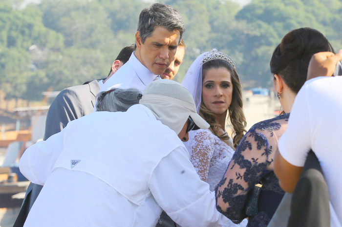 Marcio Garcia e Ingrid Guimarães se vestem de noiva para gravação