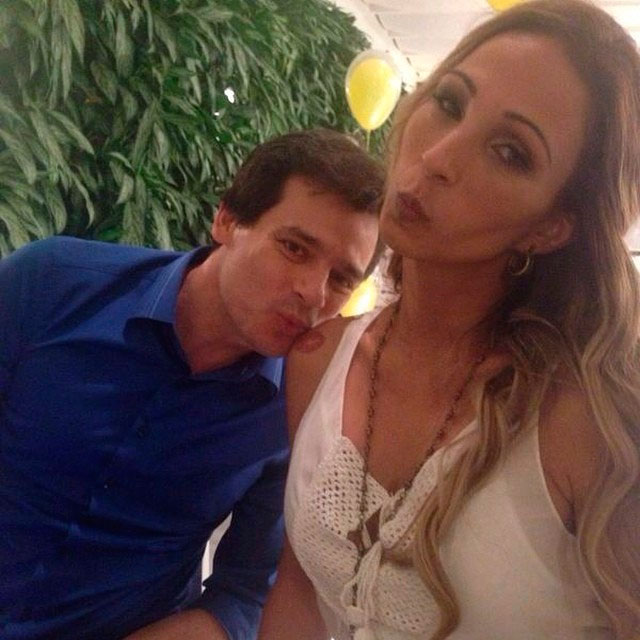 Valesca Popozuda faz selfie com Celso Portiolli