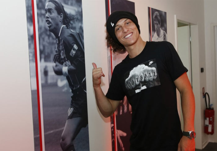 David Luiz se apresenta ao novo clube, o Paris Saint-Germain