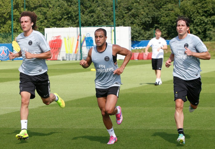 David Luiz se apresenta ao novo clube, o Paris Saint-Germain