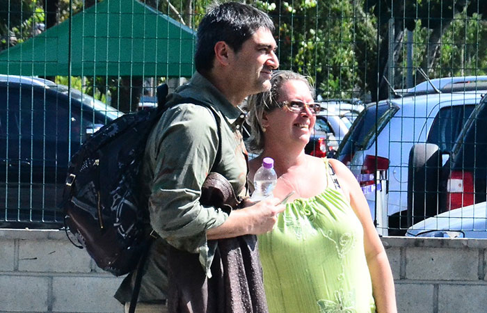 JU- Um pouco abatido, Zeca Camrgo desembarca no Rio de Jneiro