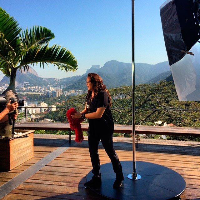 Ana Maria Braga participa do novo clipe de Ana Carolina