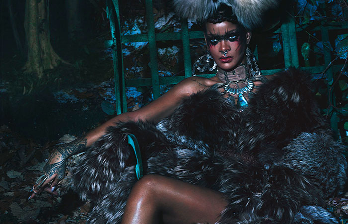 Rihanna encarna guerreira tribal para ensaio fotográfico