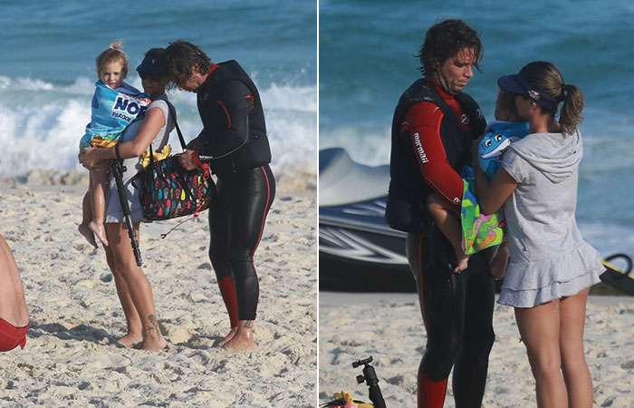  Rômulo Neto e Mário Frias se divertem na praia da Barra