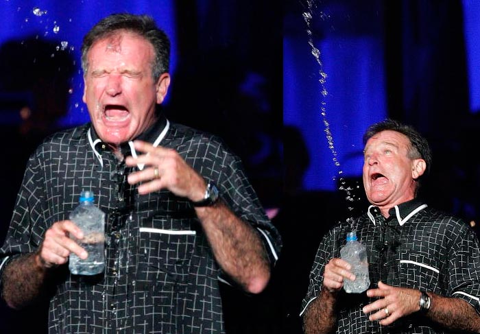 2004: Robin Williams durante performance no MGM, em Las Vegas, evento beneficente realizado para a Fundação de Andre Agassi.