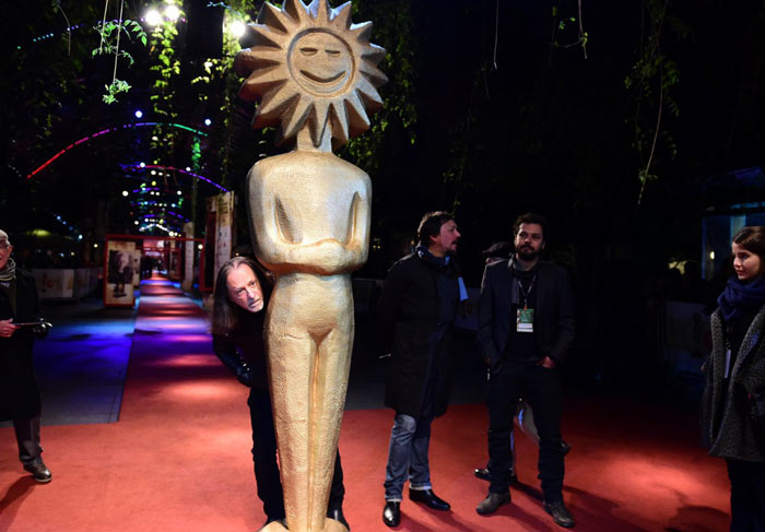 Em Gramado, Alceu Valença assiste filme dirigido por ele