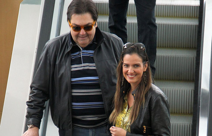  Saindo da toca: Faustão passeia em shopping carioca com a esposa Luciana Cardoso