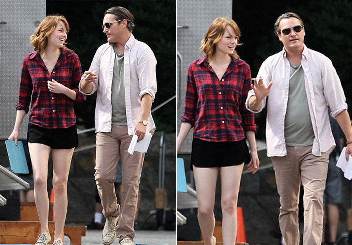 Emma Stone se diverte ao lado de Joaquin Phoenix em set de filmagem