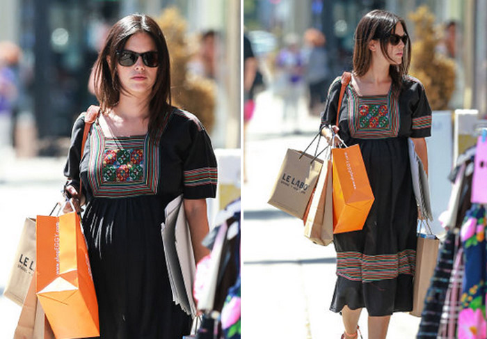 Rachel Bilson faz compras para seu bebê