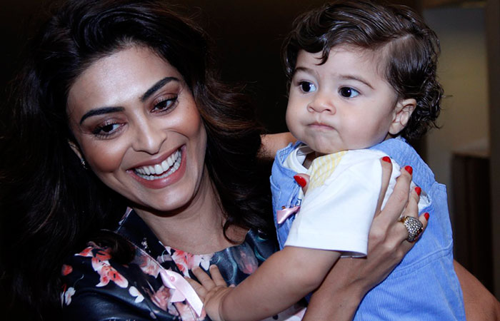  Com o filho no colo, Juliana Paes lança campanha para ajudar pacientes com câncer