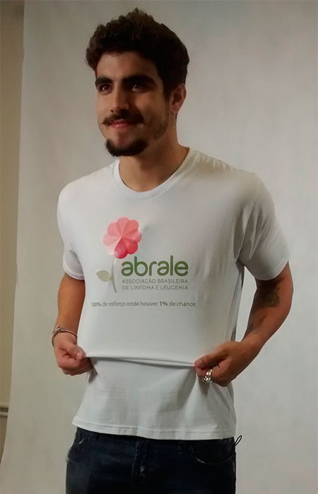 Caio Castro participa de campanha em combate ao linfoma
