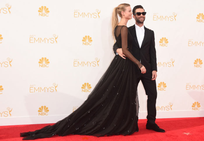 Behati Prinsloo e Adam Levine