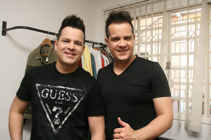 Em meio a turnê, João Neto & Frederico gravam campanha publicitária em São Paulo