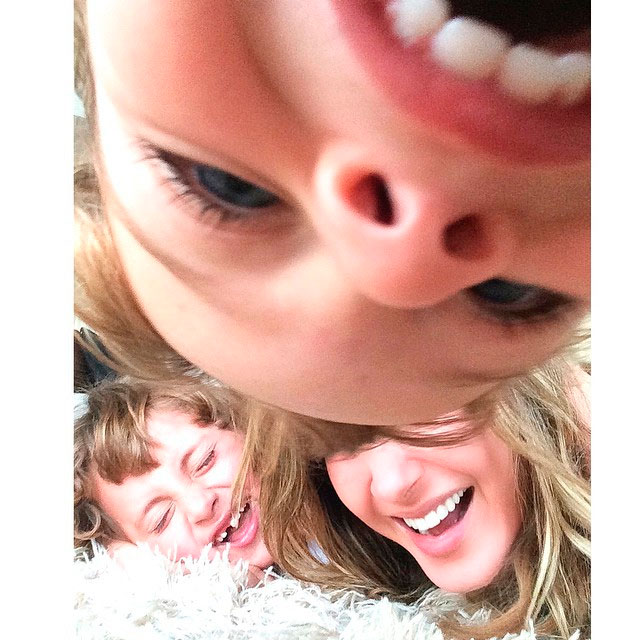  Claudia Leitte publica foto divertida com os filhos, Davi e Rafael 