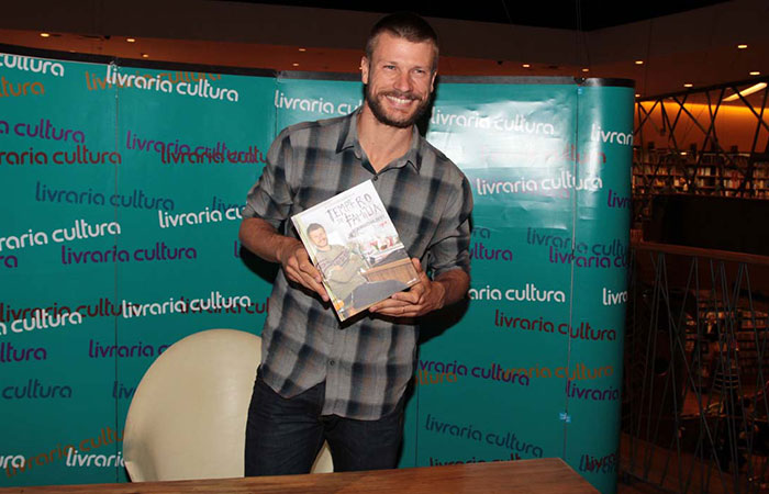 Rodrigo Hilbert lança o seu primeiro livro em São Paulo: ‘Sonho realizado’