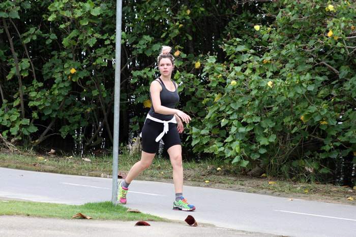 Bruna Linzmeyer se exercita na Lagoa Rodrigo de Freitas