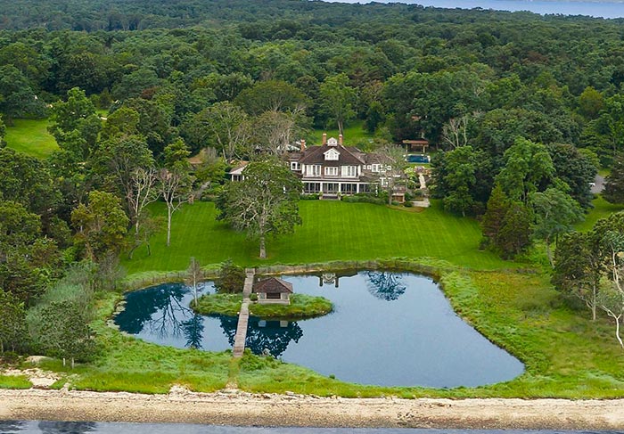 Vista da mansão de Richard Gere, localizada nos Hamptons, em Nova York