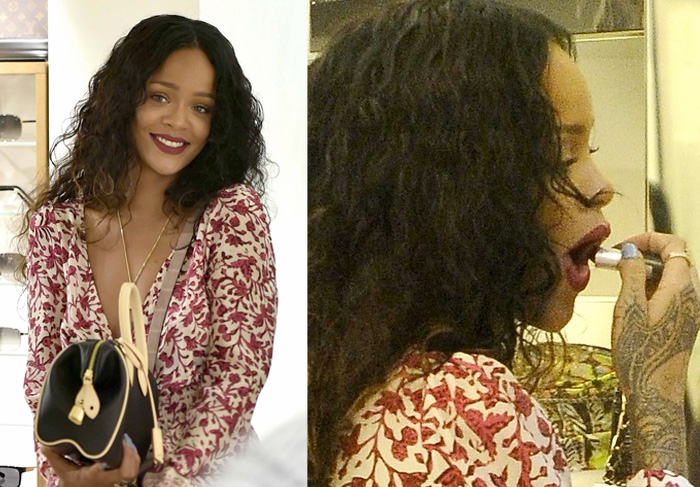 Só no carão! Rihanna usa óculos espelhados e vestido floral para fazer compras . Fotos: Grosby Group