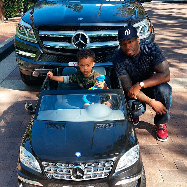 50 Cent compra carro em miniatura para o filho