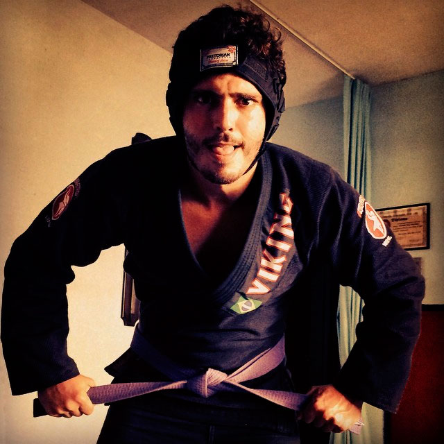  Thiago Rodrigues compra protetor de orelha para treinar Jiu-jitsu
